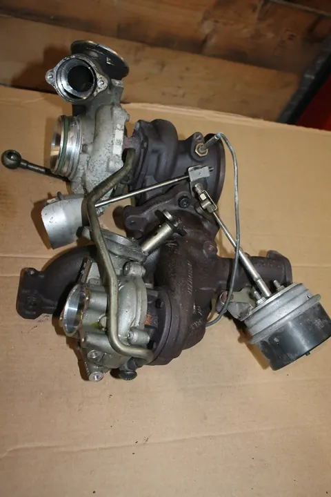 Turbocompresor VOLVO V40 V70 S80 XC70 V60 S60 XC60 image 2