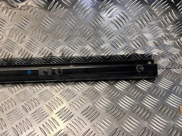 Trilho Guia Porta Corrediça Esquerda OEM Renault Master IV image 5