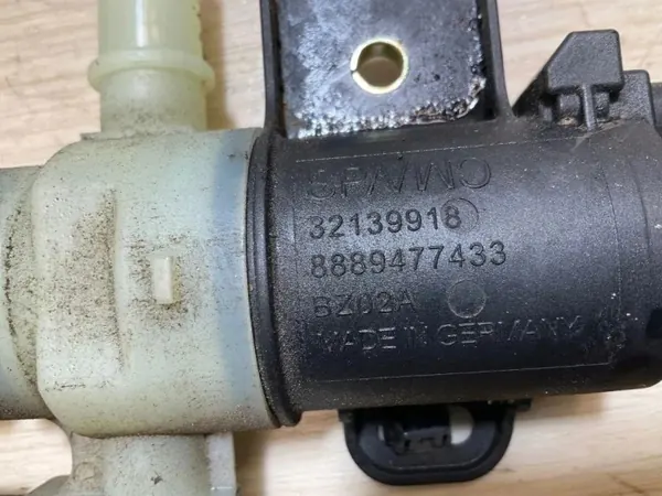 Brandstofpomp bijverwarming Volvo 32139918 1.5L image 3