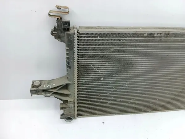 Radiateur d'eau Volvo V70 2006 OEM AMD158698 image 4