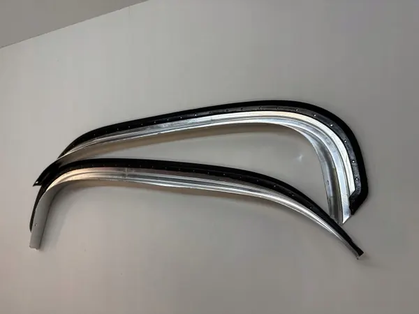OEM LISTWASIERPBMWOE Achterdeur sikkellijsten set BMW 3 E30 image 8