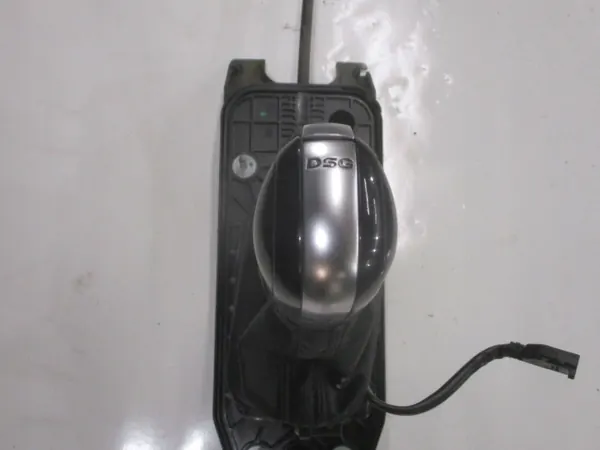 Palanca de cambios OEM 5K2713025BR para VW Jetta image 3