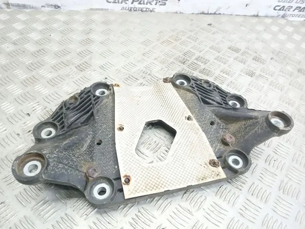 Volvo Bakaxelreduktionsfäste OEM 8646143 - Begagnad image 2