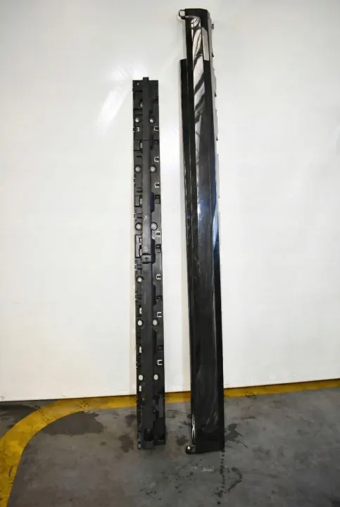 BMW OEM 7425470 Moldurón lateral derecho para X7 G07 image 2