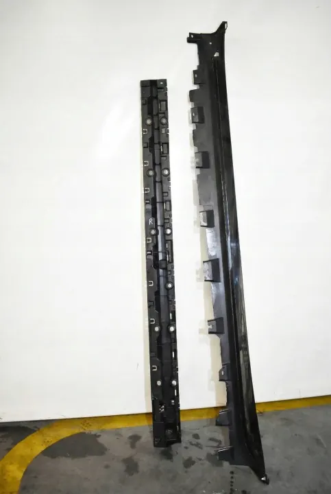 BMW OEM 7425470 Moldurón lateral derecho para X7 G07 image 3