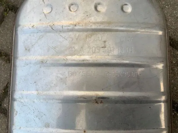 Silenciador Mercedes-Benz C W205 2018 OEM A2054910001 image 5