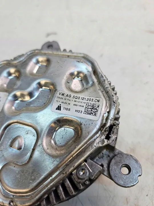 Audi A3 S3 8V Fläktmodul 5Q0121203CN image 4