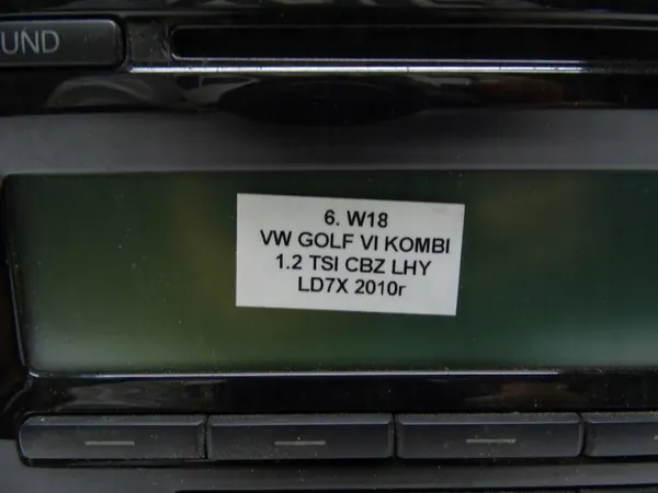 Radio CD OEM 1K0035186AA pour VW Golf VI Passat image 8