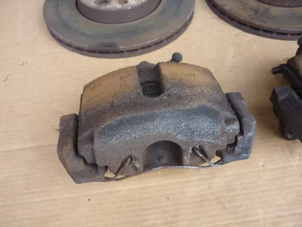 OEM 581 582 801 etujarrutuslevyt ja puristimet sarja image 3