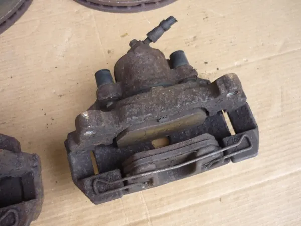OEM 581 582 801 etujarrutuslevyt ja puristimet sarja image 9