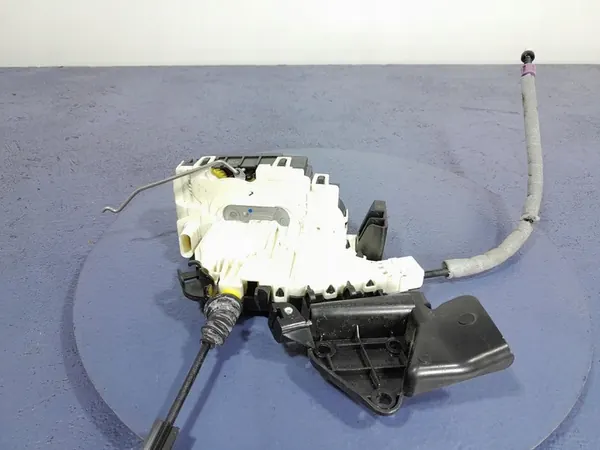 Mercedes C W204 Främre Vänster Dörrlås 4 Pin EU A2047202735 image 5