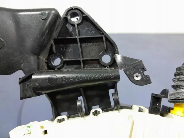 Mercedes C W204 Främre Vänster Dörrlås 4 Pin EU A2047202735 image 7