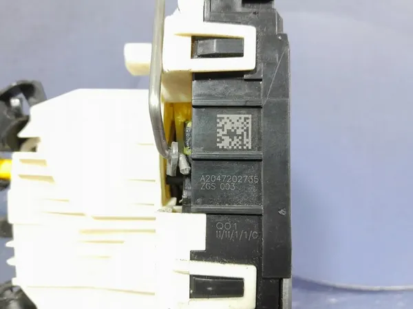Mercedes C W204 Främre Vänster Dörrlås 4 Pin EU A2047202735 image 8