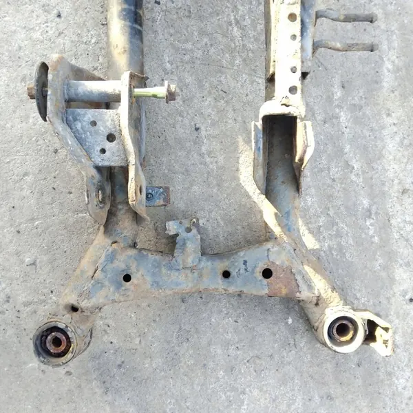 NISSAN X-TRAIL I T30 CHÂSSIS ARRIÈRE 4x4 OEM 55400-8H700 image 8