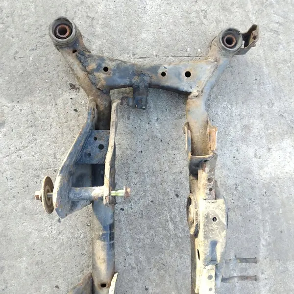 NISSAN X-TRAIL I T30 CHÂSSIS ARRIÈRE 4x4 OEM 55400-8H700 image 9