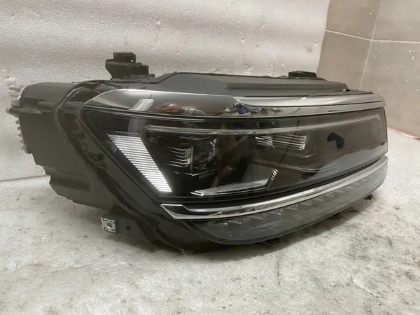 Refletor LED direito VW Tiguan image 2