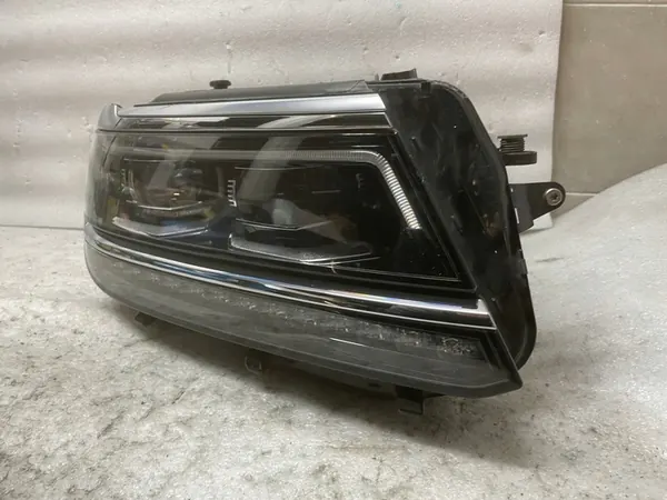 Refletor LED direito VW Tiguan image 3