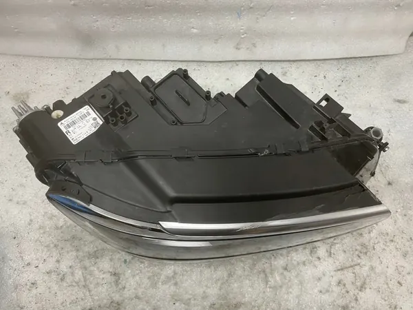 Refletor LED direito VW Tiguan image 4