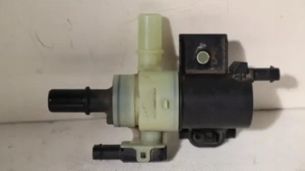 Volvo Kraftstoffdampfventil OEM 32139918 - Gebraucht image 2