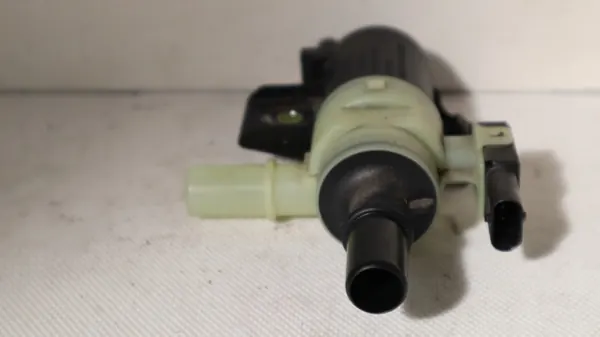 Volvo Kraftstoffdampfventil OEM 32139918 - Gebraucht image 3