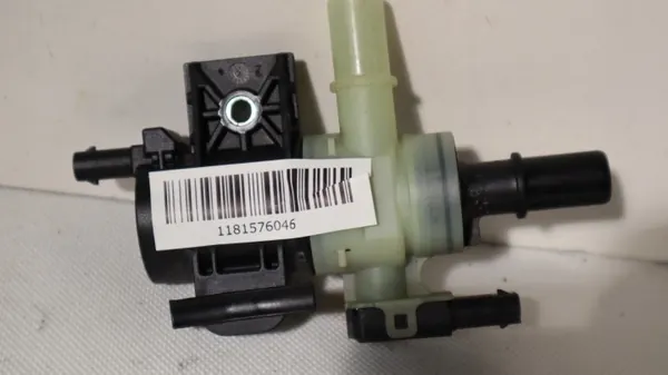 Volvo Kraftstoffdampfventil OEM 32139918 - Gebraucht image 6