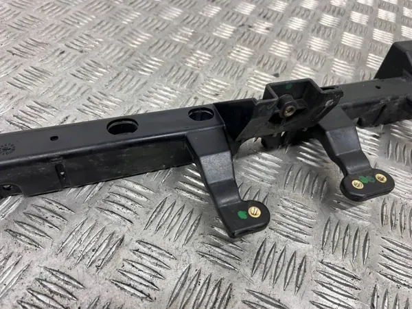 Soporte de Radiador Usado OEM 1054164-00-D Tesla image 4