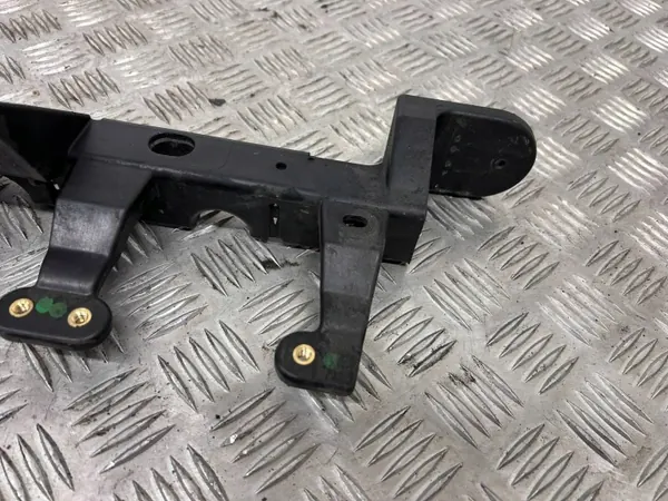 Soporte de Radiador Usado OEM 1054164-00-D Tesla image 5