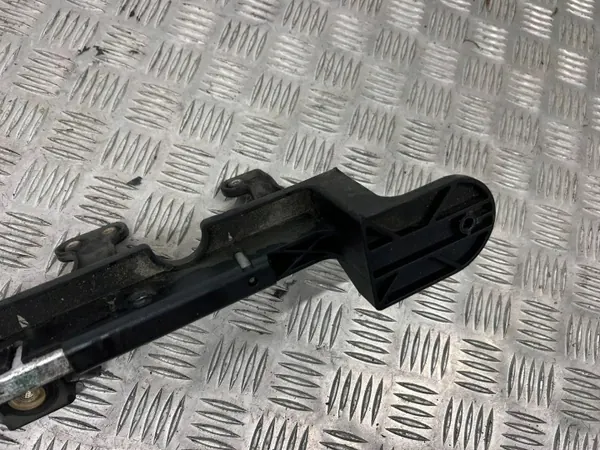 Soporte de Radiador Usado OEM 1054164-00-D Tesla image 6