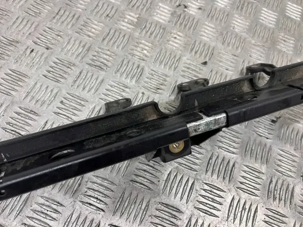 Soporte de Radiador Usado OEM 1054164-00-D Tesla image 7
