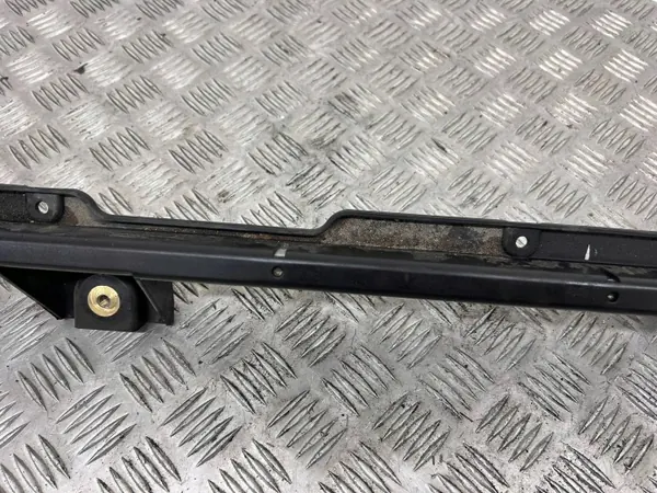 Soporte de Radiador Usado OEM 1054164-00-D Tesla image 8