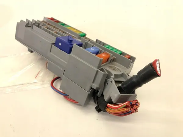 Caixa de Fusíveis BMW G30 9350313 Sedan 2.0 150CV Módulo image 2