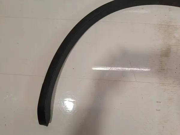 VOLKSWAGEN TOUAREG II Etuvasemman lokasuojan lista 7P6853717C image 2