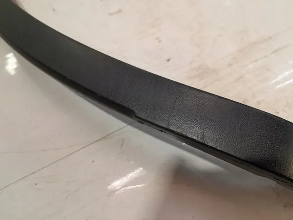 VOLKSWAGEN TOUAREG II Etuvasemman lokasuojan lista 7P6853717C image 4