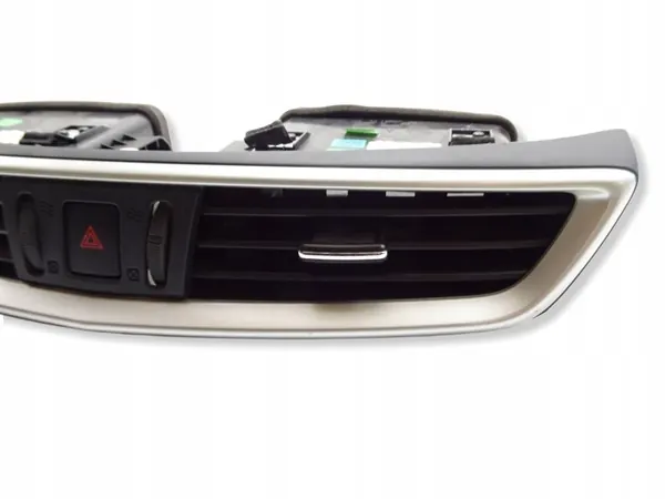 Grille centrale d'aération OEM 4TMQ pour Nissan Qashqai J11 image 3