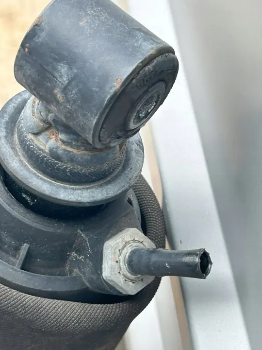 DAF CF Euro 6 Kabinenfederung Luftfeder OEM 1938641 image 5