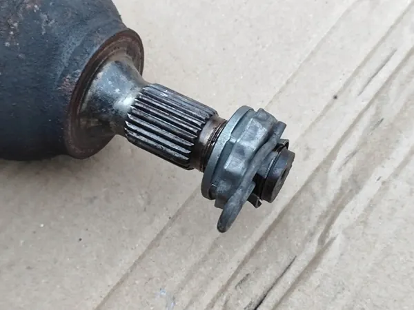 CITROEN PEUGEOT 1.6 EHDI Arbre Droit 9684135480 image 2