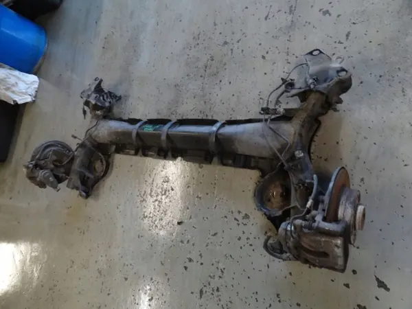 OEM OKL15076 Hinterachsschwinge für Renault Megane image 5