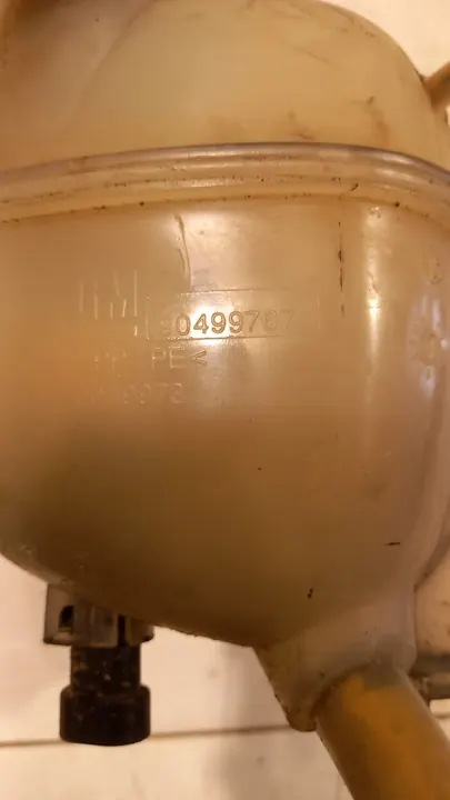 Koelvloeistofreservoir Saab 95 9-5 93 9-3 2.2 TID image 2