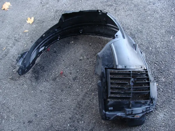 Front Left Wheel Arch Honda CR-V III 74150-SWW-G image 2