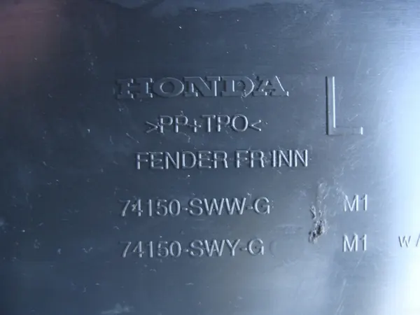 Front Left Wheel Arch Honda CR-V III 74150-SWW-G image 3