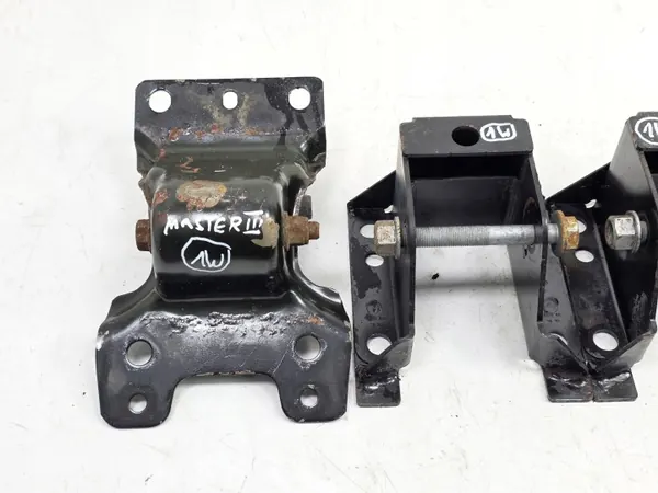 OEM 8200785137 Rear Spring Hanger Mounting image 3