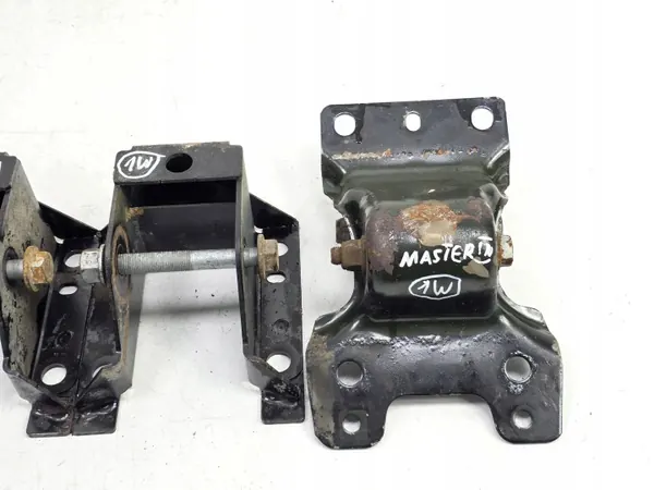 OEM 8200785137 Rear Spring Hanger Mounting image 4