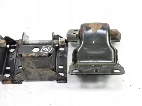 OEM 8200785137 Rear Spring Hanger Mounting image 7
