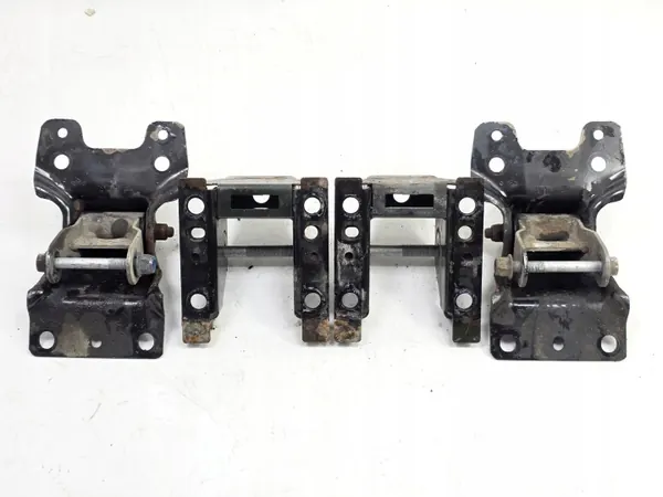 OEM 8200785137 Rear Spring Hanger Mounting image 8
