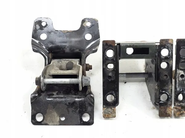 OEM 8200785137 Rear Spring Hanger Mounting image 9