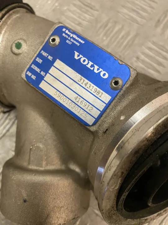 Pieza vacío turbo Volvo OEM 31431981 - Usado image 3
