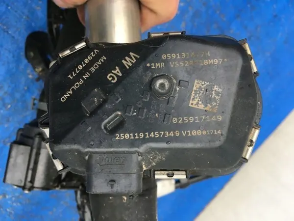 Refroidisseur EGR Audi Q7 4M OEM 06H121601P Occasion image 4