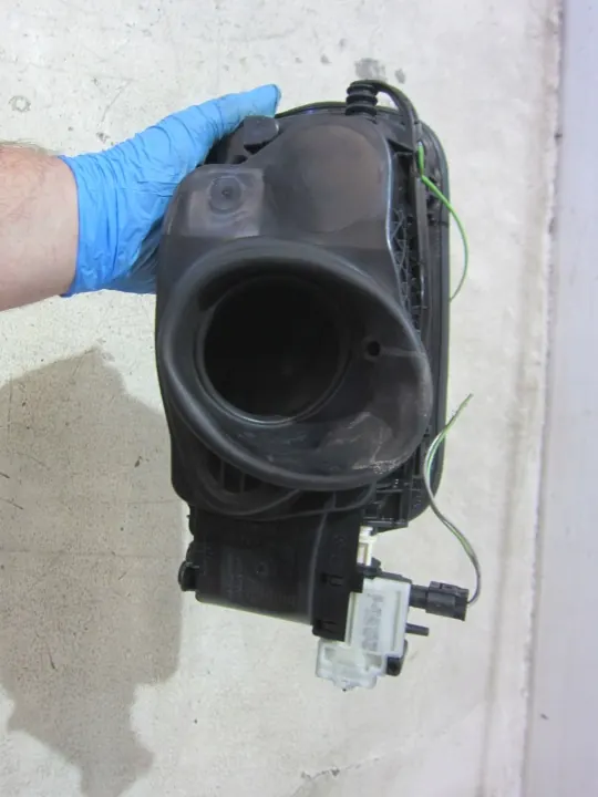 BMW X3 F25 Polttoainelippa OEM 51177238086 Musta image 8