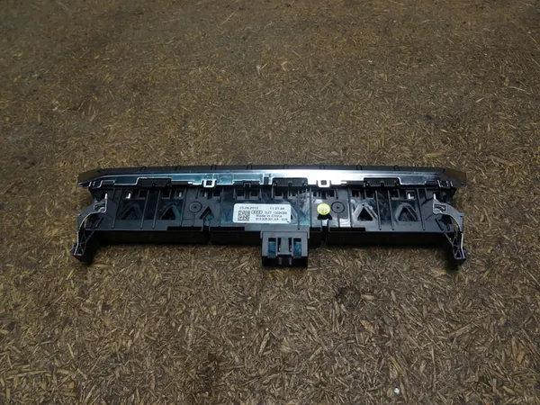 AUDI A3 8V Schakelpaneel 8V0925301AR image 4