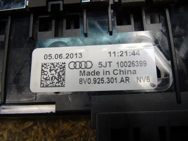 AUDI A3 8V Schakelpaneel 8V0925301AR image 5